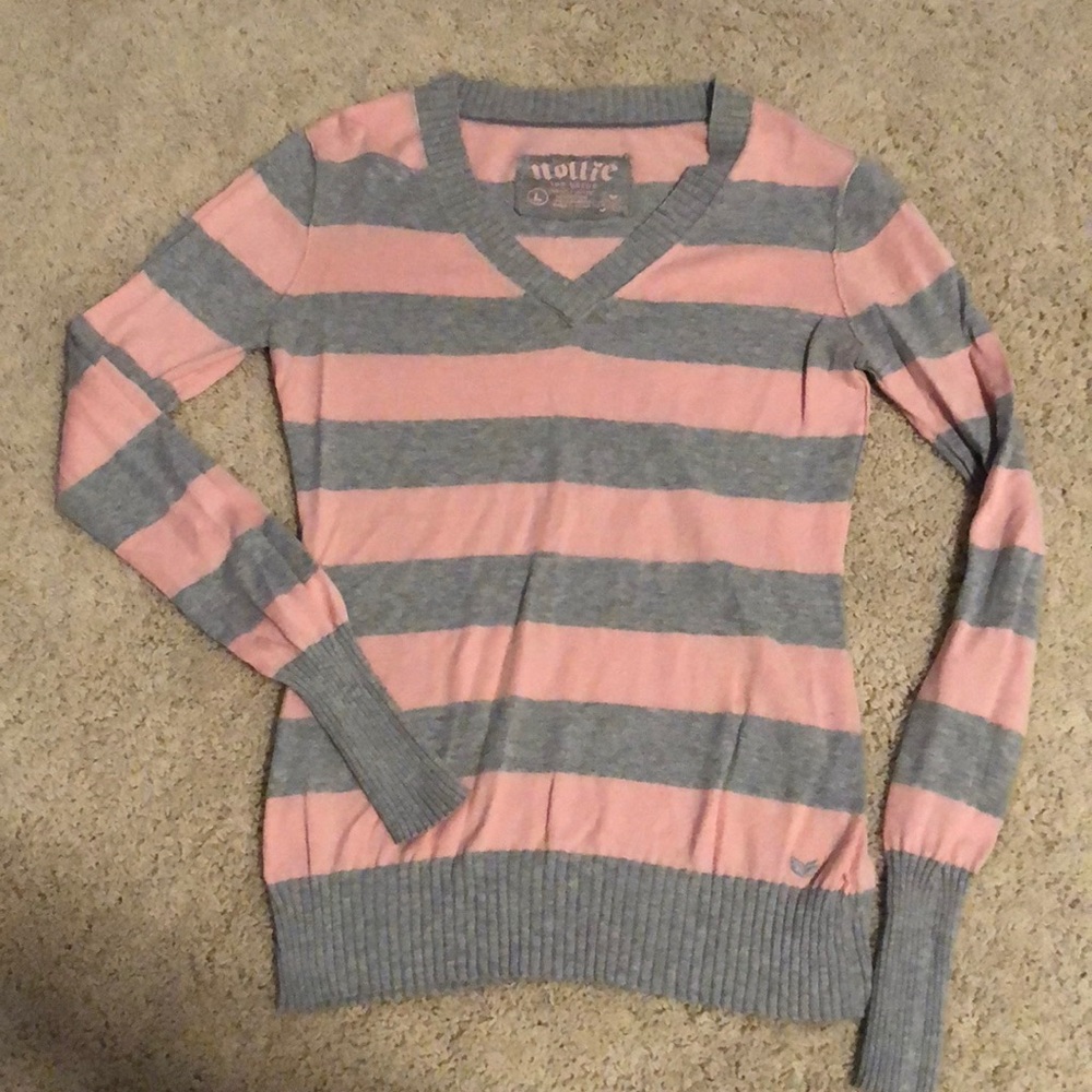 Casual, comfy long sleeve tee